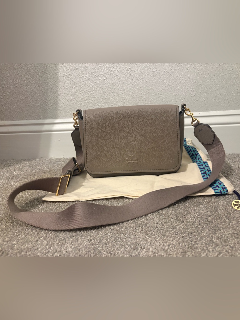Tory Burch Thea Flap leather crossbody bag - taupe